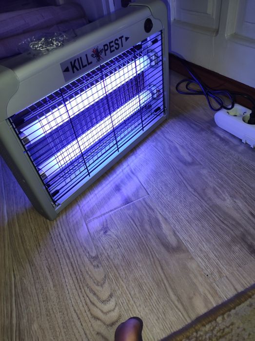 Апарат для уничтожения насекомых