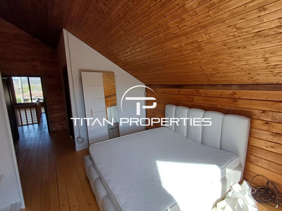 Лична оферта! Великолепна къща с двор в с. Бродилово