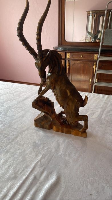 Продам статуэтки из дерева