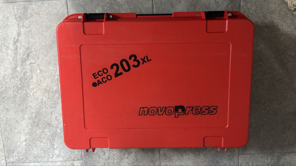 Trusa presare + set bacuri 18-35