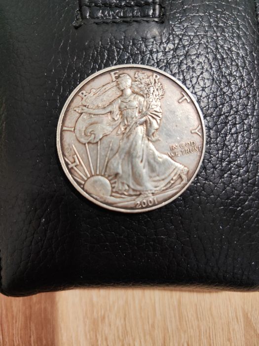 Серебрянная монета 1 доллар