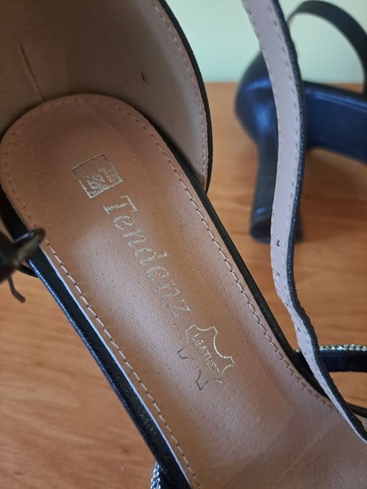 Сандали официални.