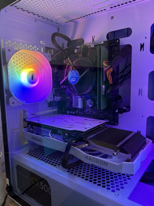 Gaming PC в перфектно състояние подходяща цена и е подходящ за всички