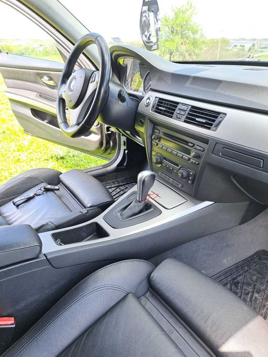 BMW E91 325xi газ/бензин