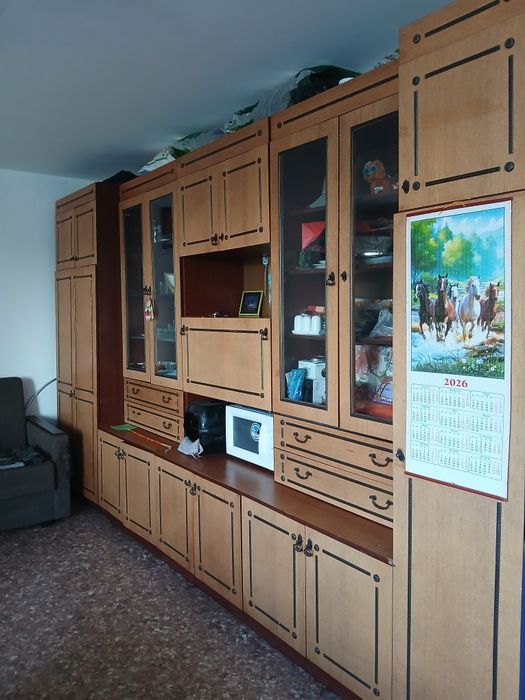 Продам стенку в гастиную