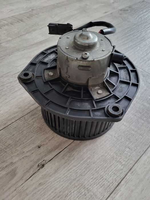 Продам мотор отопителя приора,2110