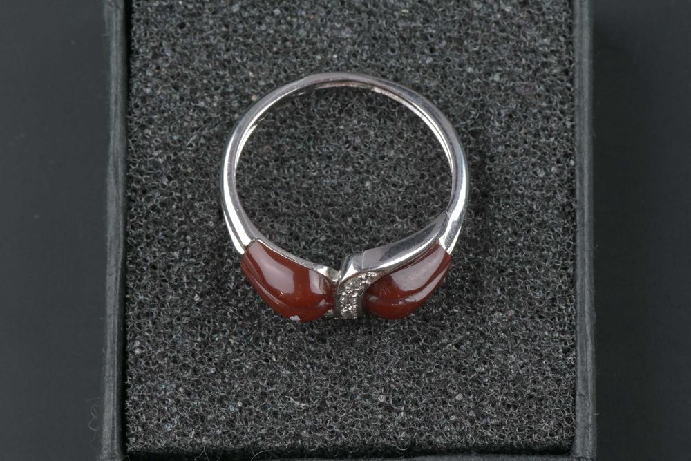 Златен Пръстен с Корнеол и Диаманти Бяло Злато 585(14К) Размер 56