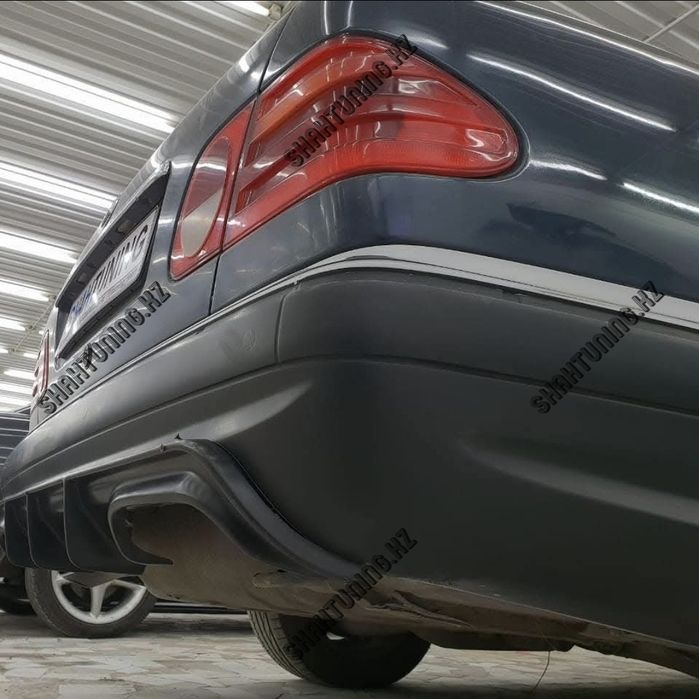Mercedes W210 AMG задний бампер с диффузором
