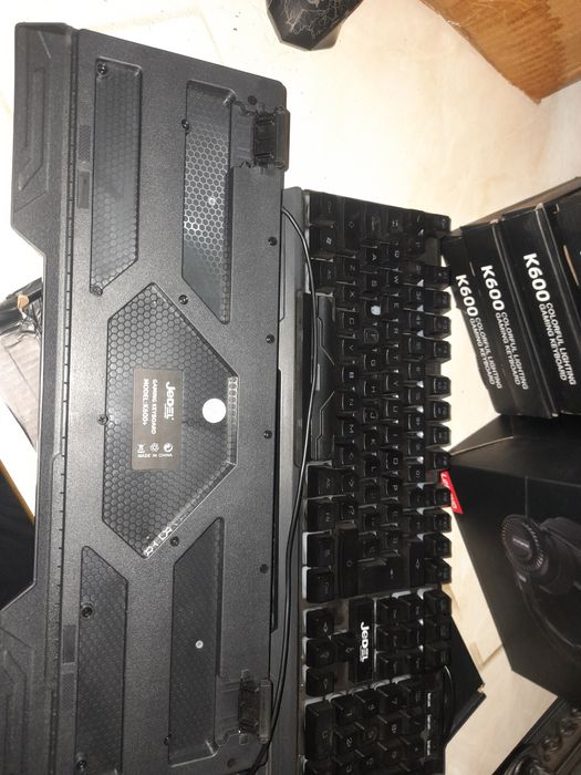 Klavyatura jed k600 igravoy sotiladi