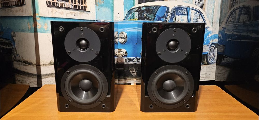 Boxe audio Yamaha NX-E 700 - monitoare pasive Piano Craft