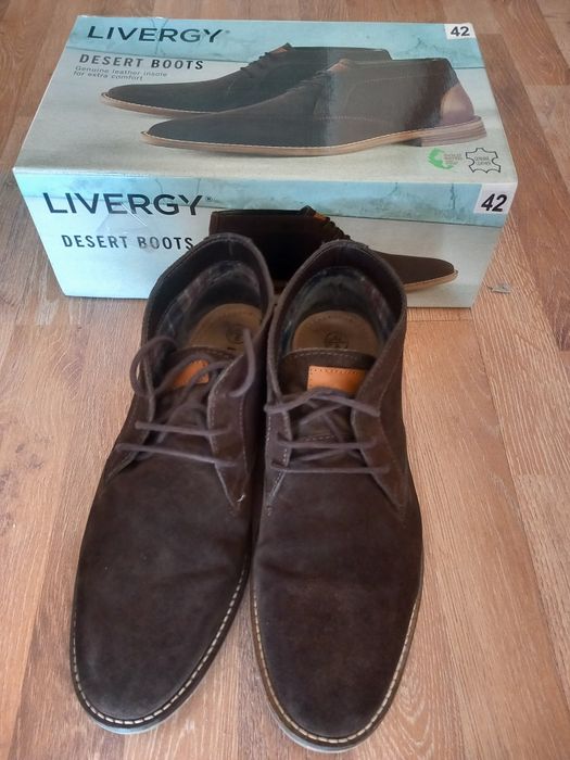 Кларкове мъжки номер 42