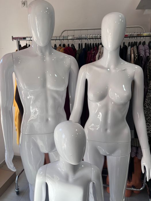 Манекени- роботи- бял гланц- +15бр Подарък