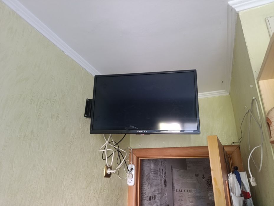 Телевизор Denn. Б/у