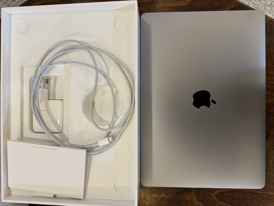 Macbook Air M1 13 256GB