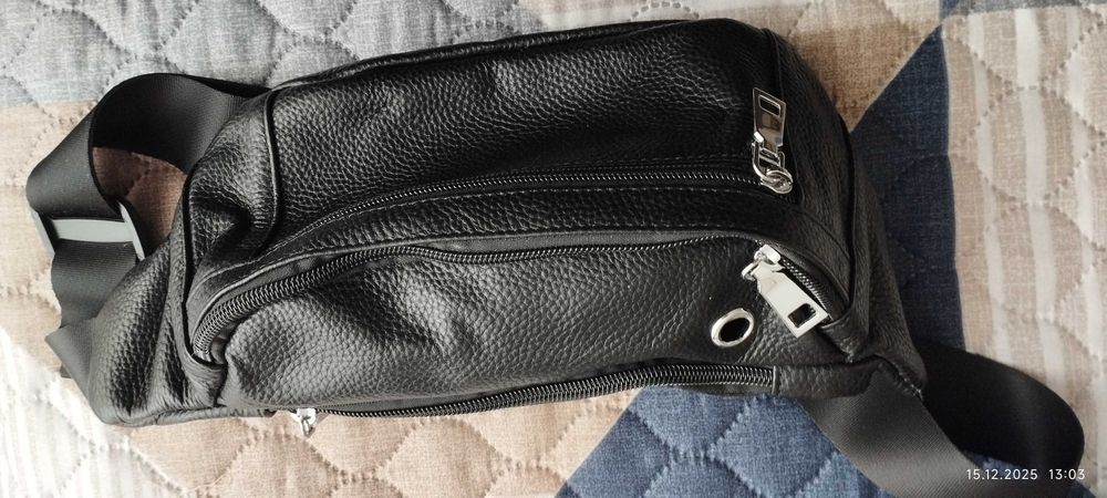 сумка на пояс  черная