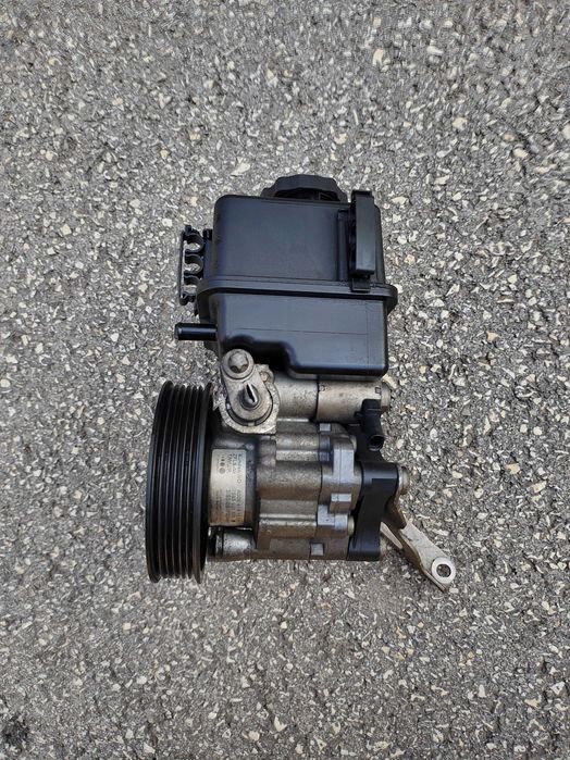 Хидравлична помпа за мерцесес(ц-класаw204)(е-класаw212) с датчик