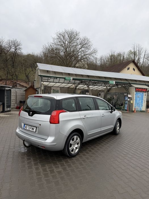 Peugeot 5008 an 2011