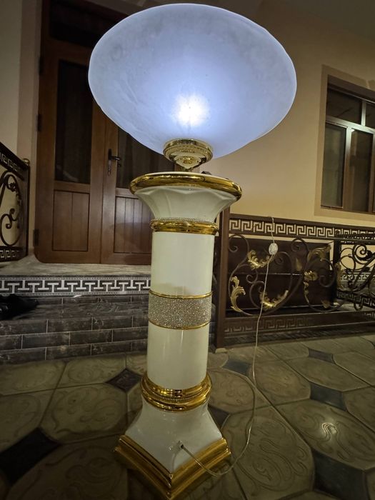 Dekorativ pol lampasi atigi 200$