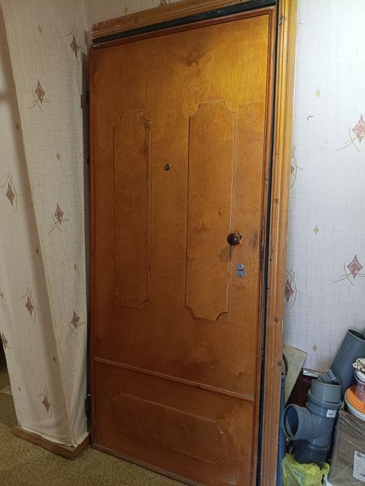 Дверь входная левосторонняя