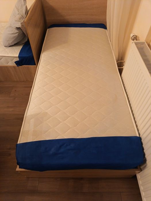 Продавам легла, маси и столове