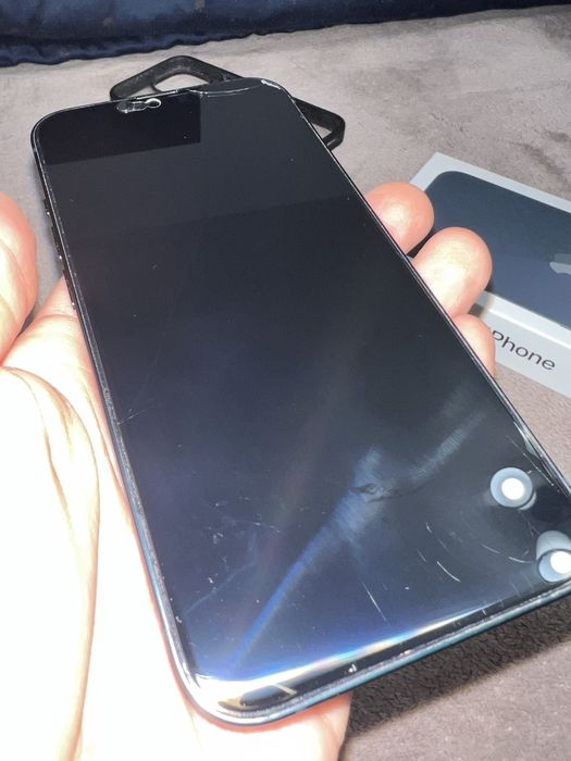 Iphone 13, 75% baterie