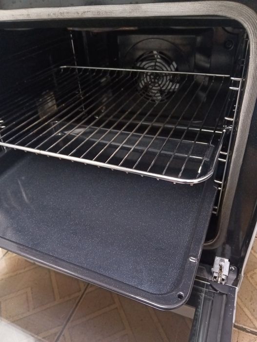 Печка с керамичен плот VOSS Electrolux с PIROLISE с 2 години гаранция