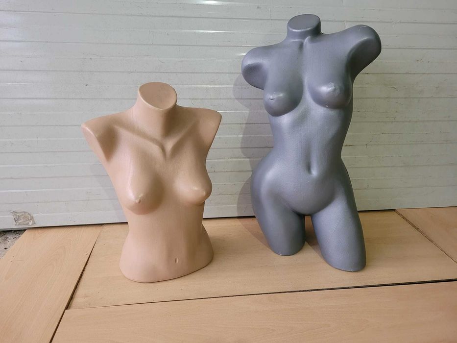 Мъжки и дамски манекени , щендери.
