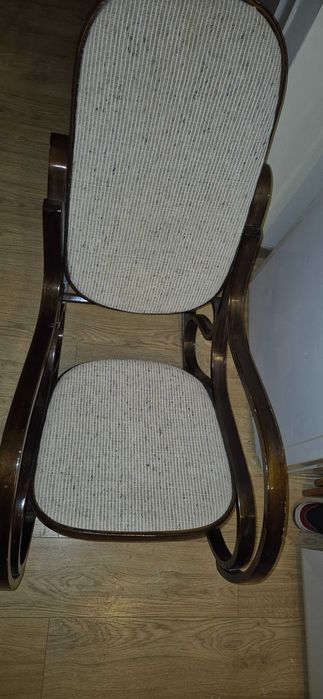 Scaun balansoar vintage din lemn curbat (stil Thonet)