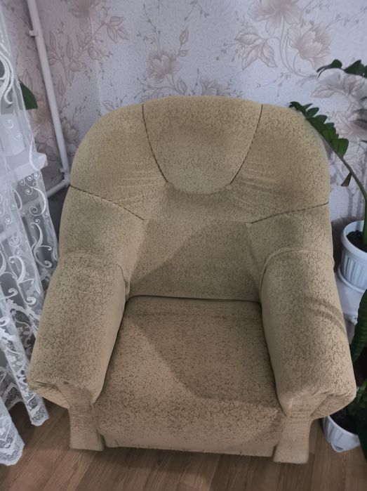 Продаются два кресла.