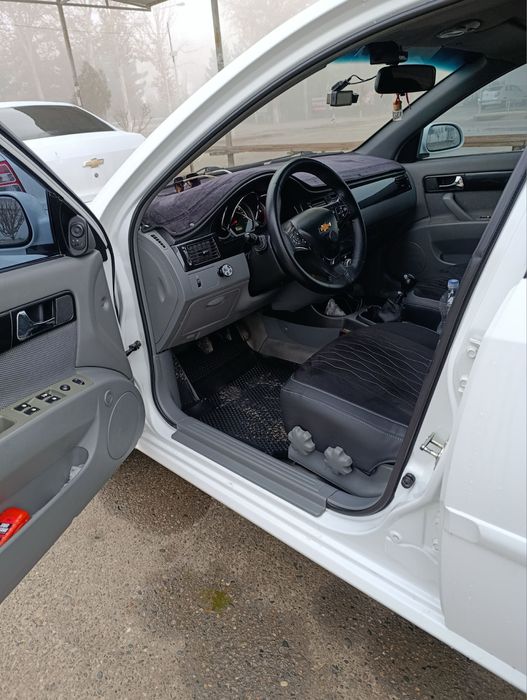 Сотувда автомашина ласетти