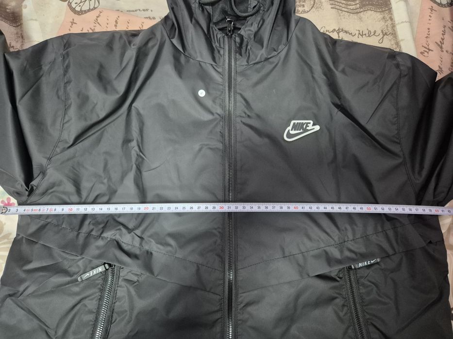 Нова ветровка Nike