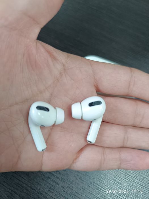 Продам AirPods Pro на запчасти