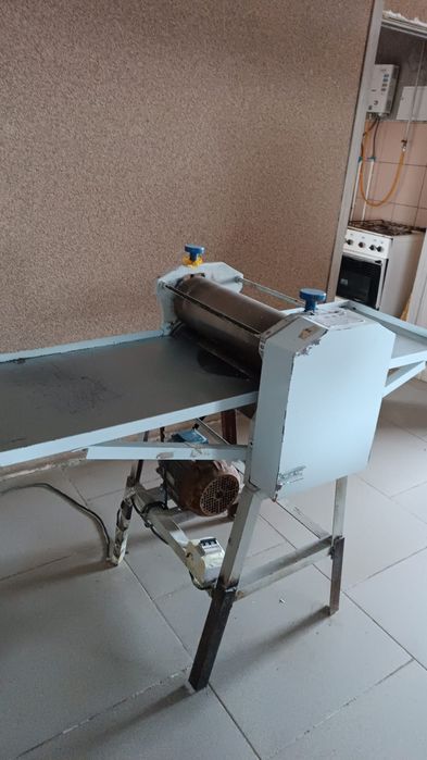 Тестораскаточная машина