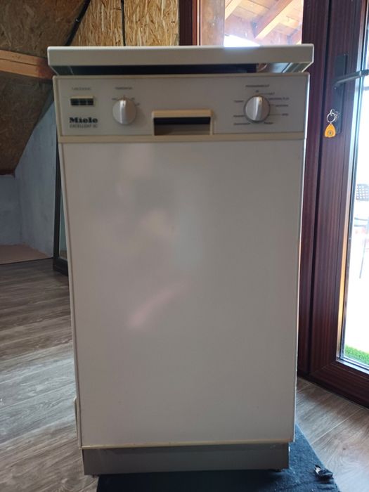 Съдомиялна Miele