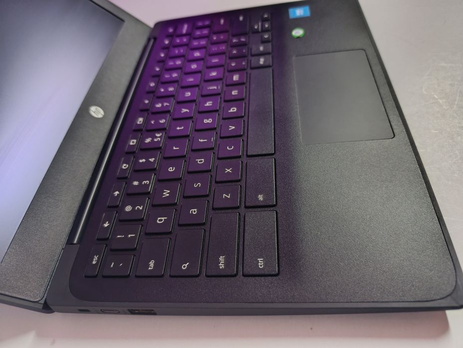Oferta laptop hp chomebook 11inch g9 cu touchscreen și android  impecabil
