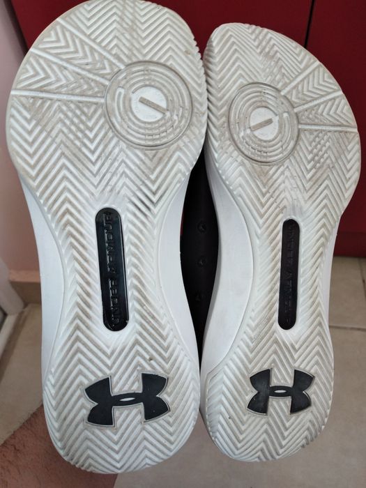 Mаратонки Under Armour номер 40