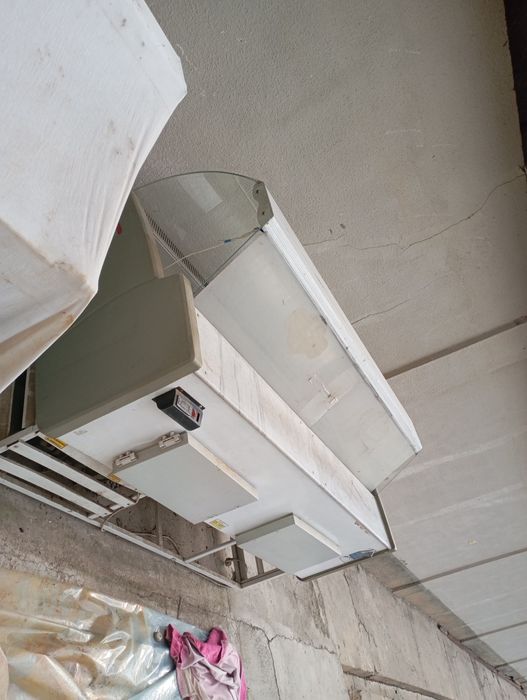 Vitrina xaladelnik firma AZN zavadskoy