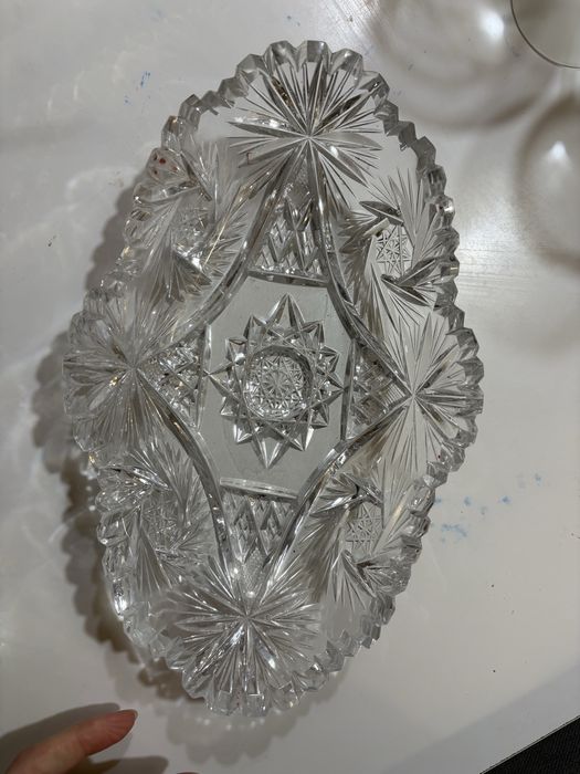 Platou oval din cristal masiv – tăietură clasică, model stea