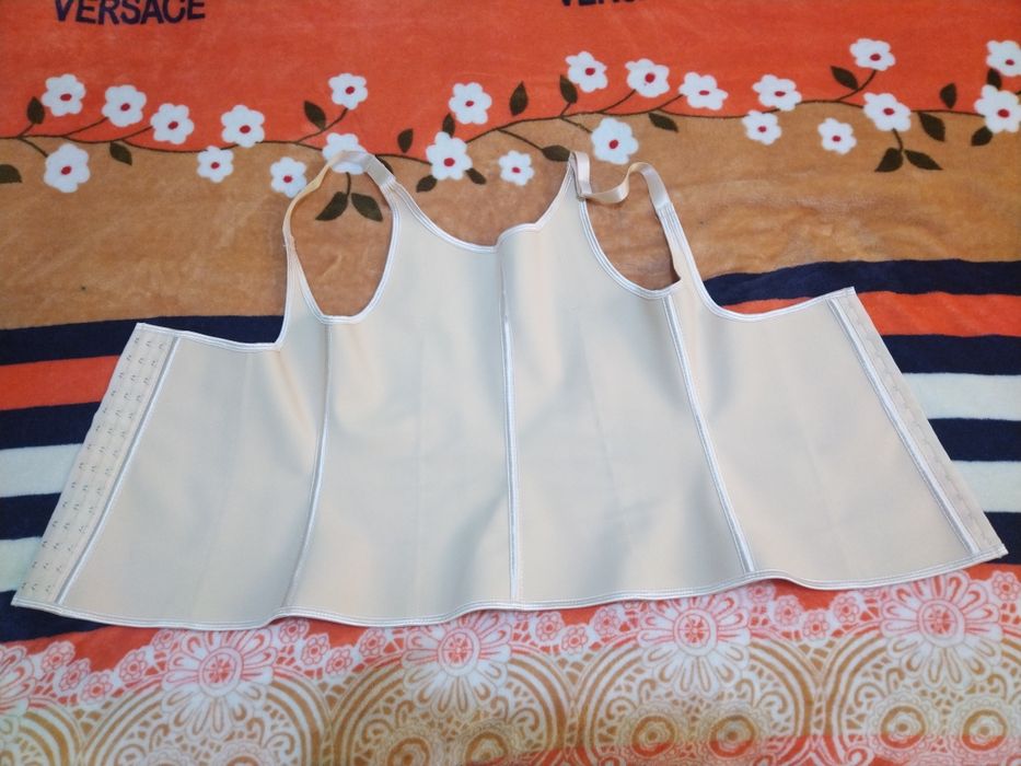 Срочно корсет сотилади