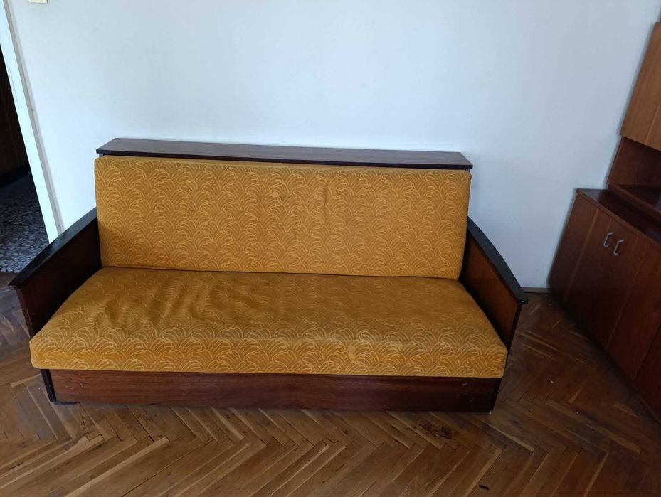 Стар разтегаем диван