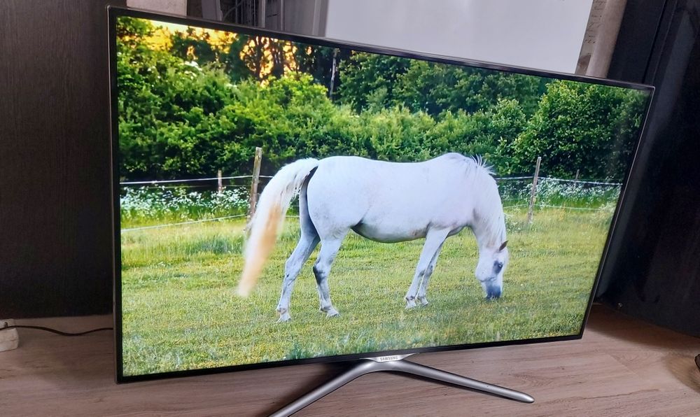 Телевизор Samsung 107см. Не смарт. Читает флэшку.