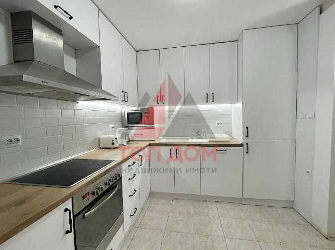 Дава се под наем Тристаен апартамент в Варна, Център - 135 кв.м за 1000 € - Снимка #1