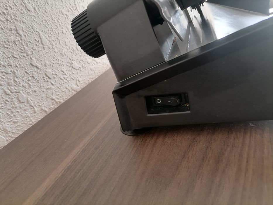 НОВА ЦЕНАМашина за нарязване на колбаси