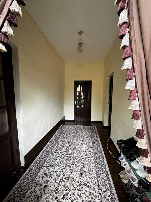 Nazarbek, Turkistonda uy sotiladi