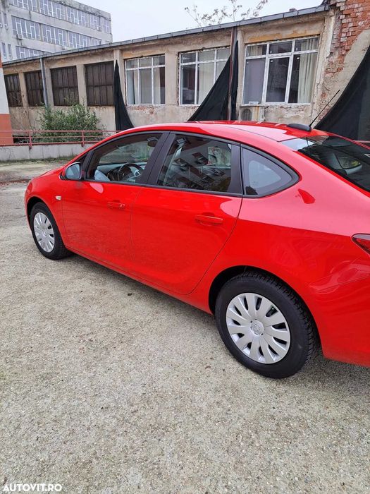 Opel Astra J (Sedan) 1.4 turbo 140 CP benzina