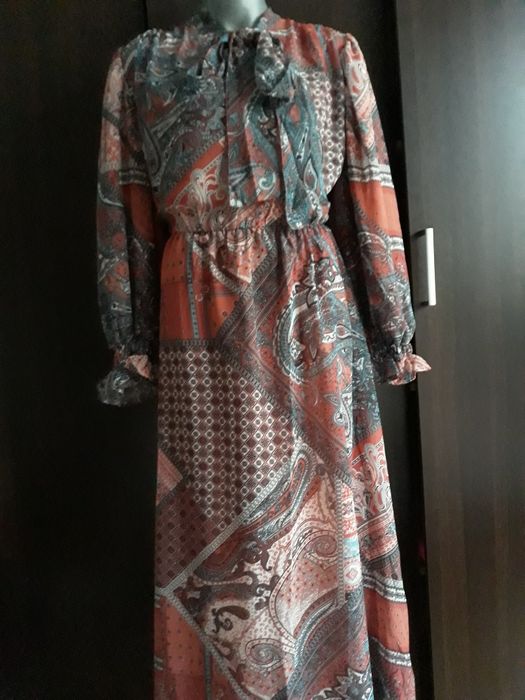Rochie culori deosebite+ palarie