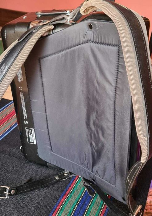 Електрически акордеон Роланд 120 баса