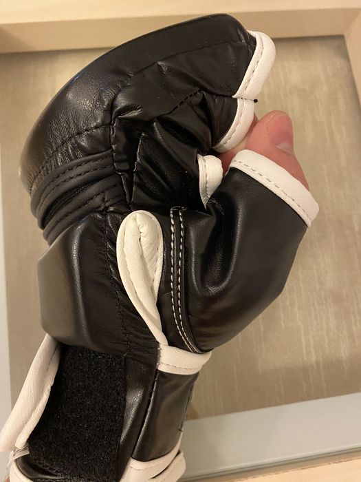 MANUSI MMA - NOI , nu au fost folosite, piele naturala