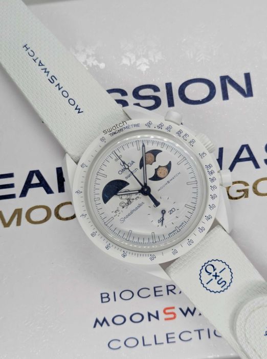 OMEGA × Swatch MoonSwatch – Mission to Earthphase (Moonshine Gold)