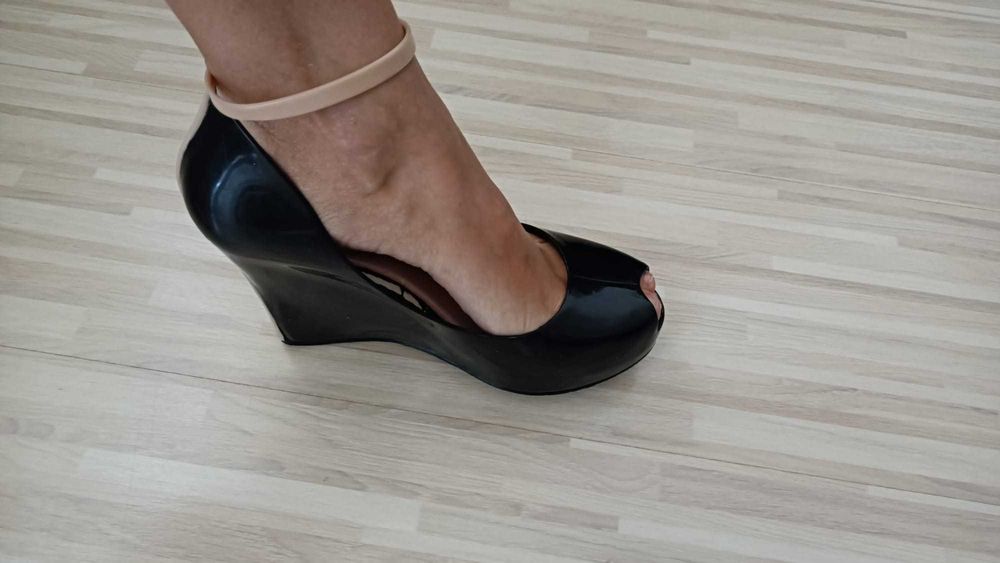 Vând lot 4 perechi sandale/platforme damă, ideale pentru vară